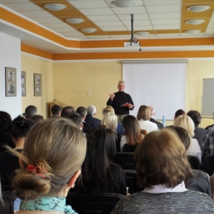 Religia a biznes. Moralno – etyczne aspekty prowadzenia biznesu w świetle wybranych religii  - kliknij, aby powiększyć