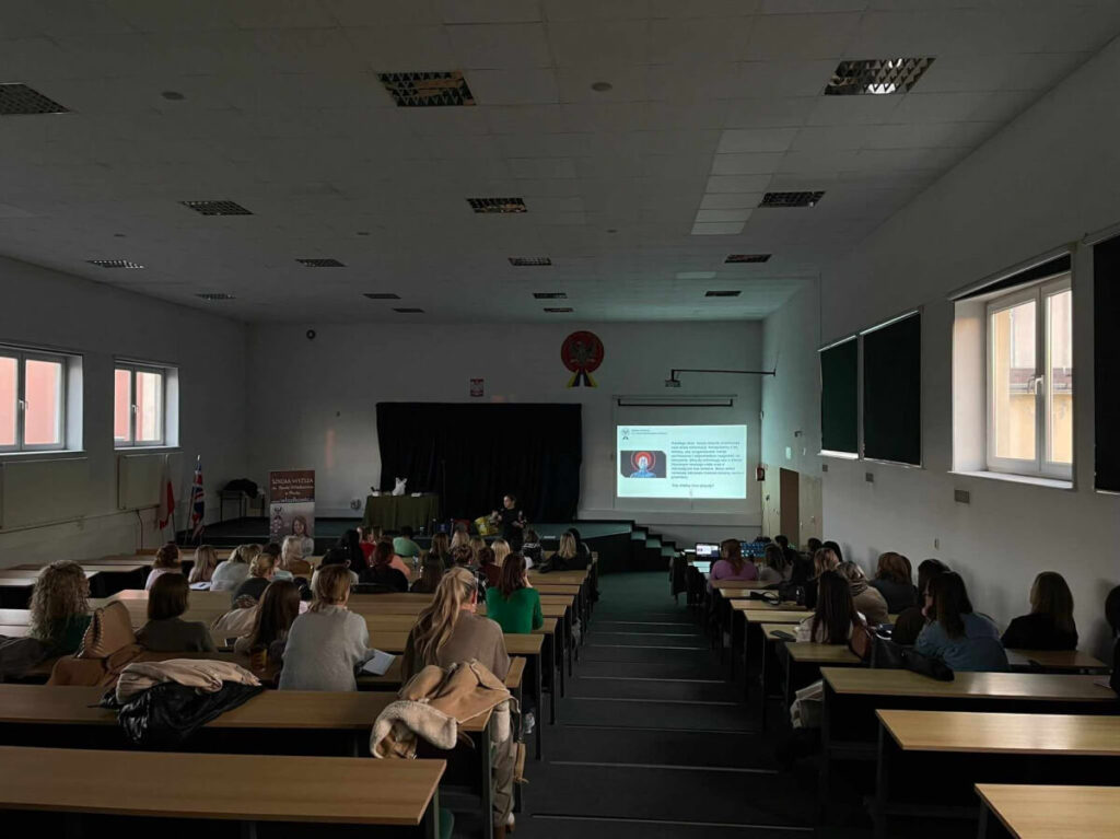 Studenci w trakcie prezentacji