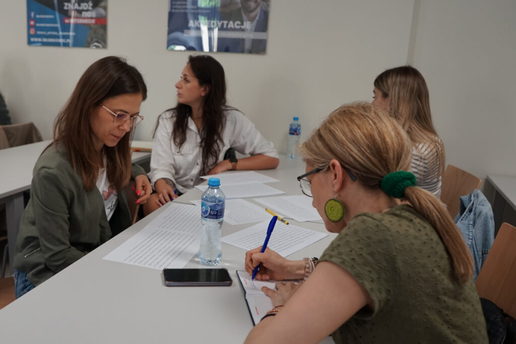 Uczestniczki notują