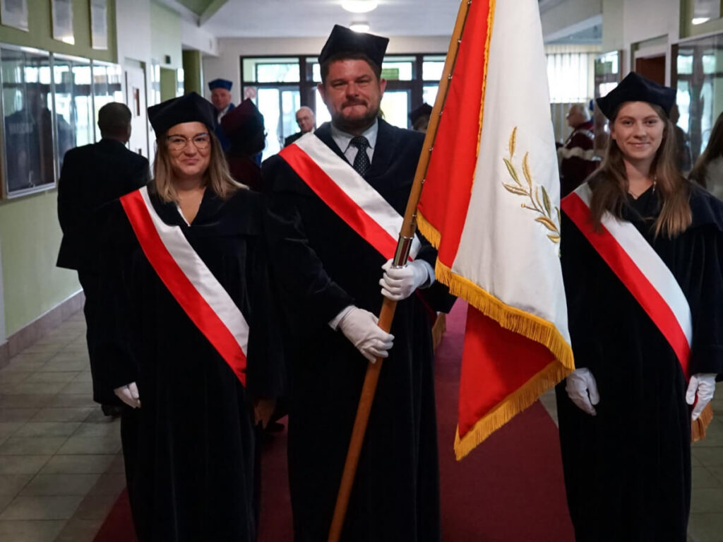 Wejście sztandaru uczelni