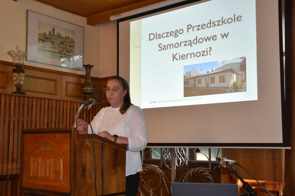 Prezentacja multimedialna - Dlaczego Przedszkole Samorządowe w Kiernozi?