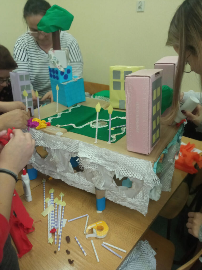 Miasto wykonane z kartonu