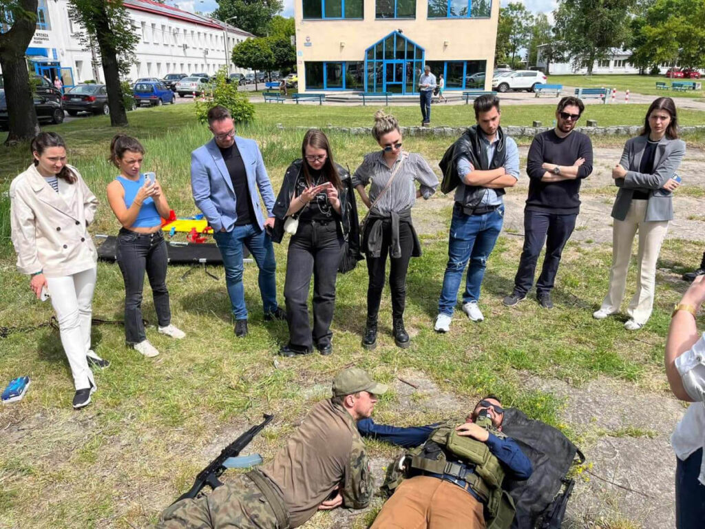 Zajęcia z pomoc rannym na polu bitwy