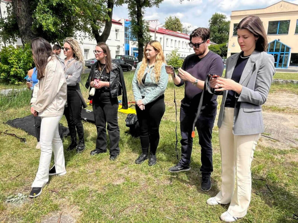Studenci w trakcie zajęć praktycznych