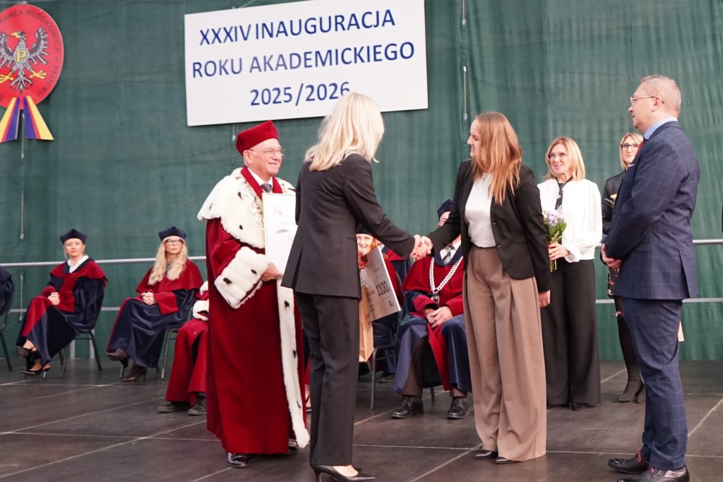 Wręczenie wyróżnienia w konkursie Dyplom dla Płocka