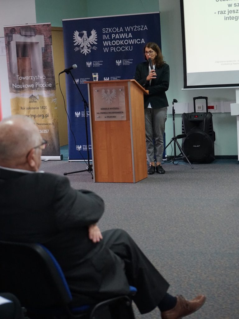 Przemawia dr hab. Justyna Kusztal, prof. UJ